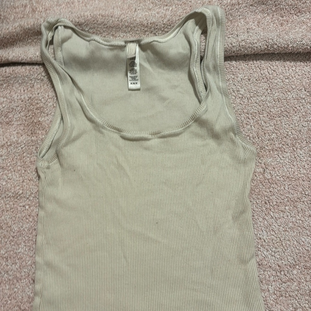 Skim rib, tank top M slightly worn